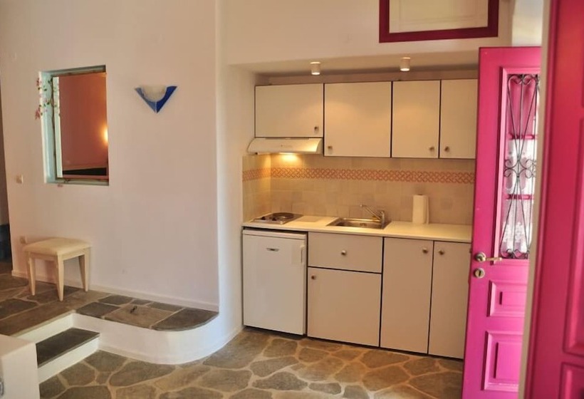 Standard Studio, Nefeli