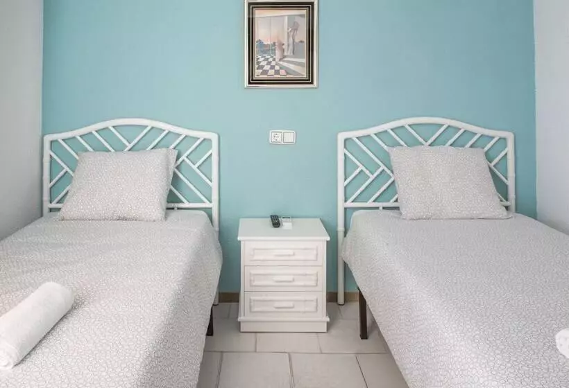 スタンダードトリプルルーム, Hostal Del Mar