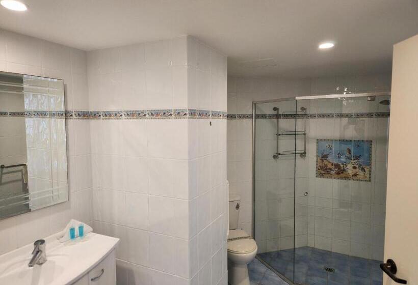 2 Bedrooms Apartment City View, Surfers Hawaiian Holiday Apartments