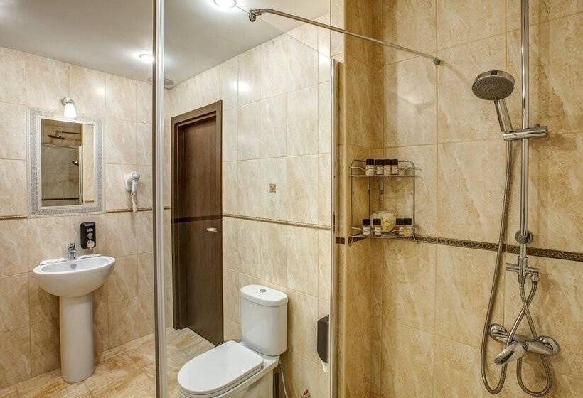 سوییت جونیور, Boutique Hotel Grand