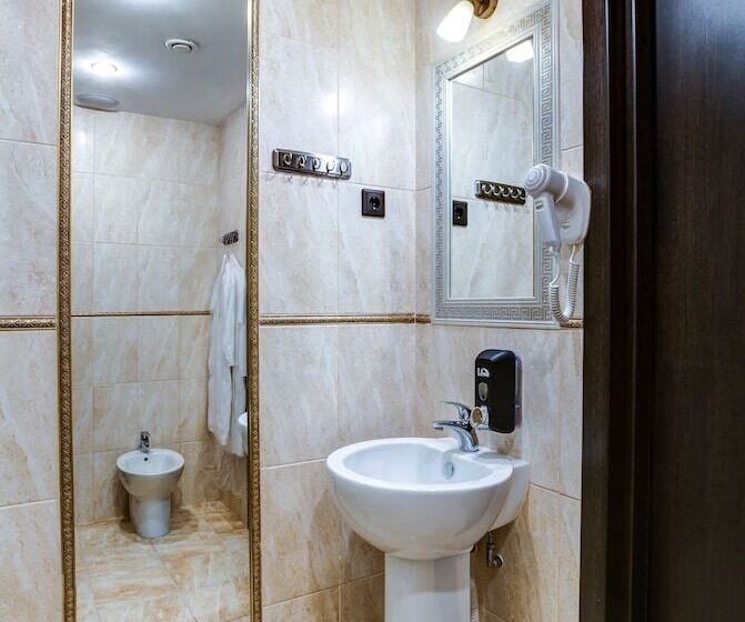 سوییت جونیور, Boutique Hotel Grand