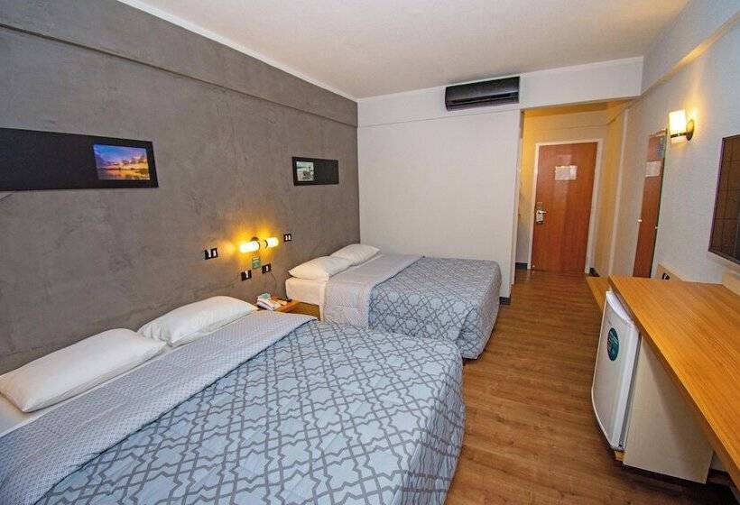 غرفه قياسيه سريرين مزدوجين, H+