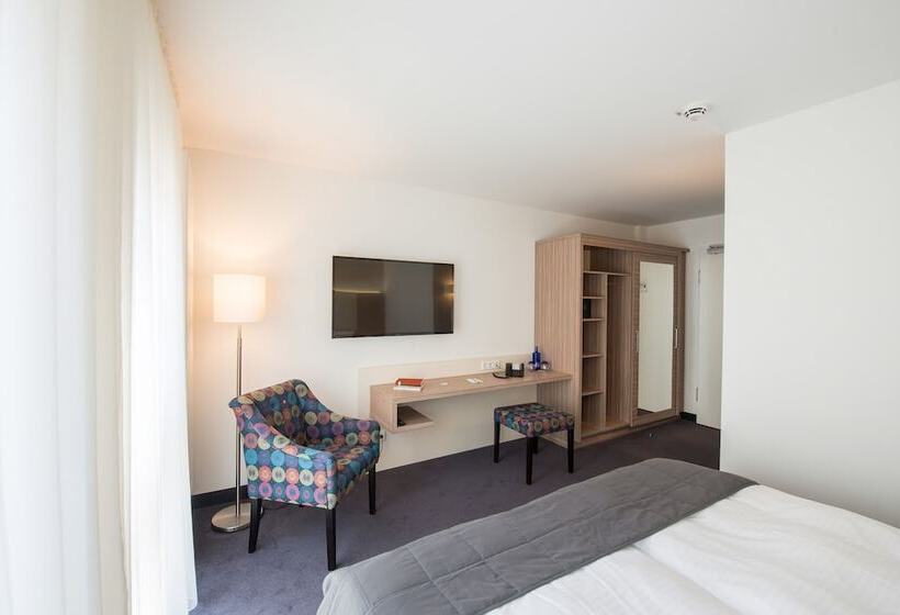 Классический Номер, Book Hotel Leipzig