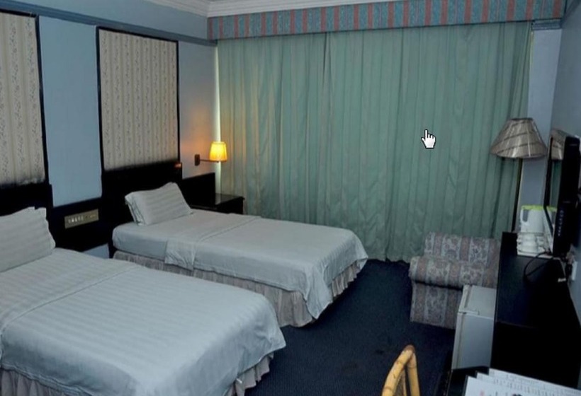 Номер Deluxe, Deleeton