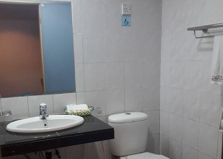 חדר משפחתי, Deleeton