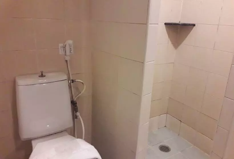اتاق خانوادگی, Deleeton