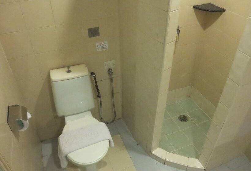 חדר משפחתי, Deleeton