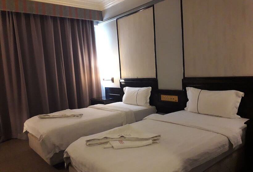 חדר סופריור, Deleeton