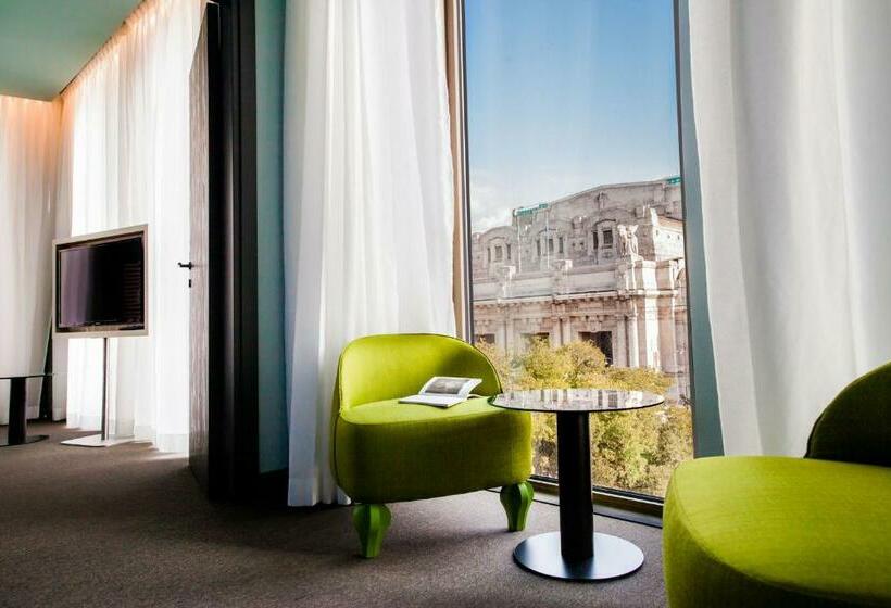 جناح جونيور, Glam Milano