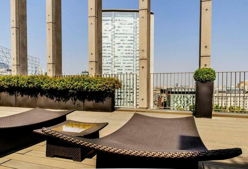 جناح, Glam Milano