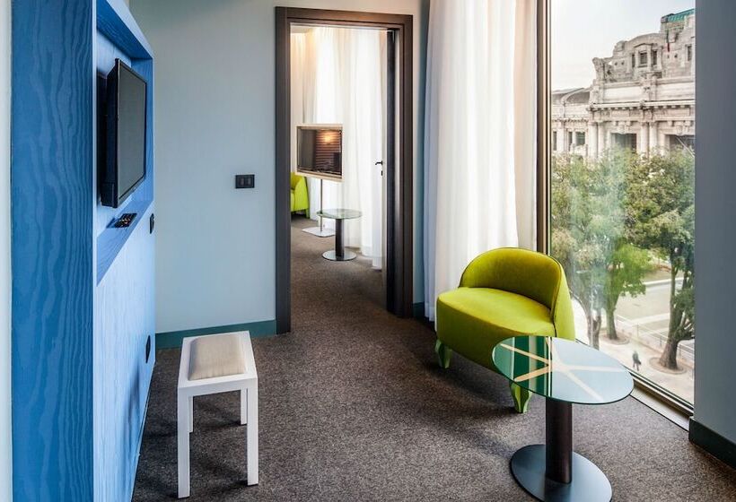 جناح جونيور, Glam Milano