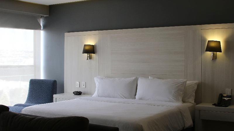 キングサイズベッドのスイートルーム, Holiday Inn Express Pachuca, An Ihg