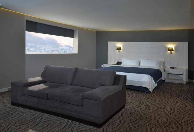 キングサイズベッドのスイートルーム, Holiday Inn Express Pachuca, An Ihg