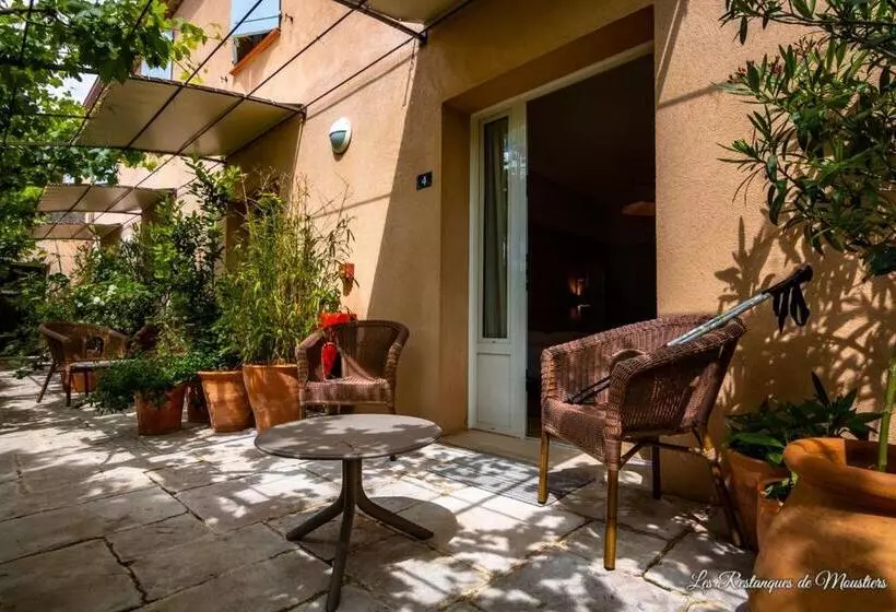 Comfort room with terrace, Les Restanques De Moustiers