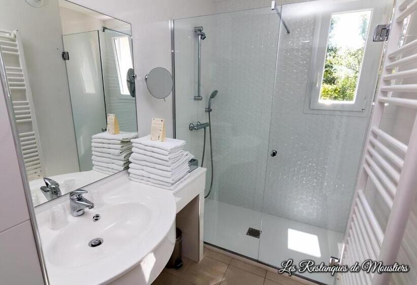 Семейный Номер, Les Restanques De Moustiers