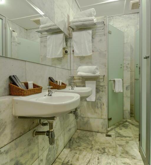 חדר סטנדרט לארבעה, Museum