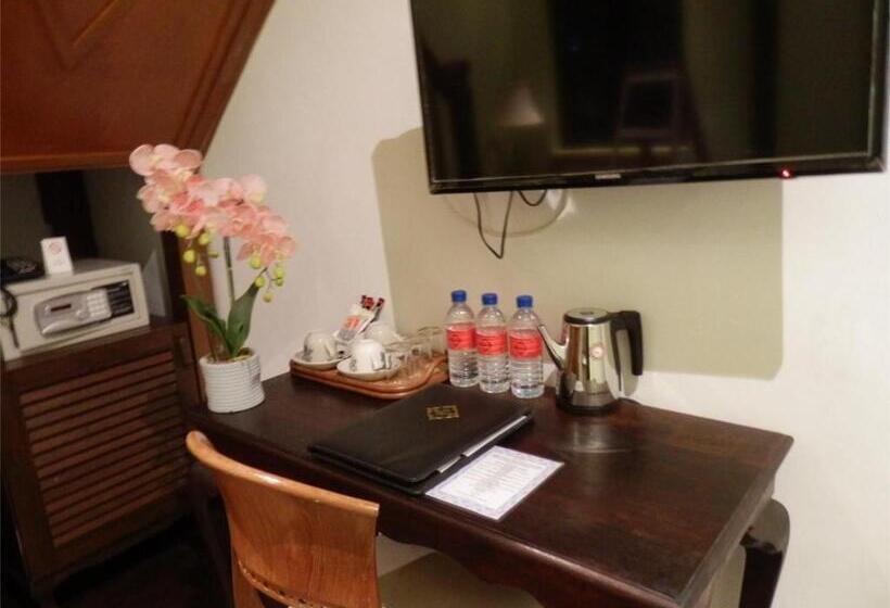 חדר סטנדרט לשלושה, Museum