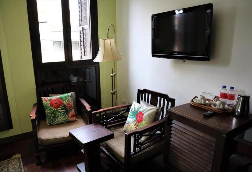 חדר דחוקס עם מיטת קינג, Museum