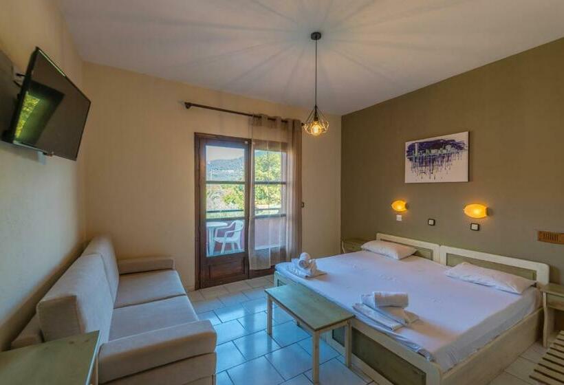 חדר סופריור, Natasa