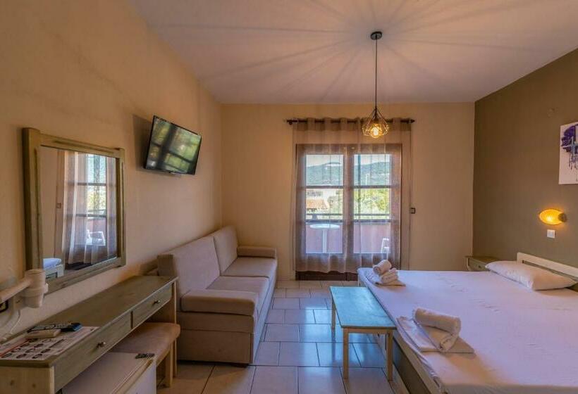 חדר סופריור, Natasa