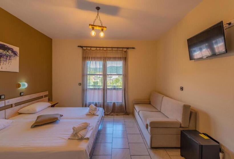 חדר משפחתי, Natasa