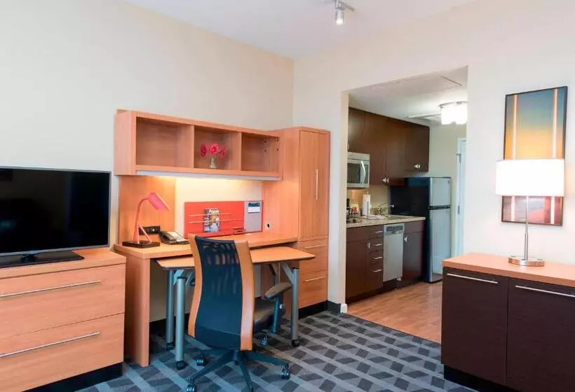 キングサイドベッドのスタンダードワンルーム, Towneplace Suites By Marriott Champaign