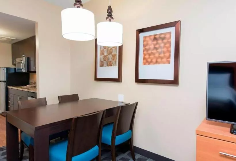 スタンダードスタジオ, Towneplace Suites By Marriott Champaign