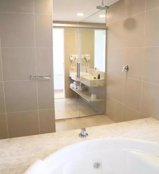 メゾネットスイート, Vitória Hotel Convention Paulínia