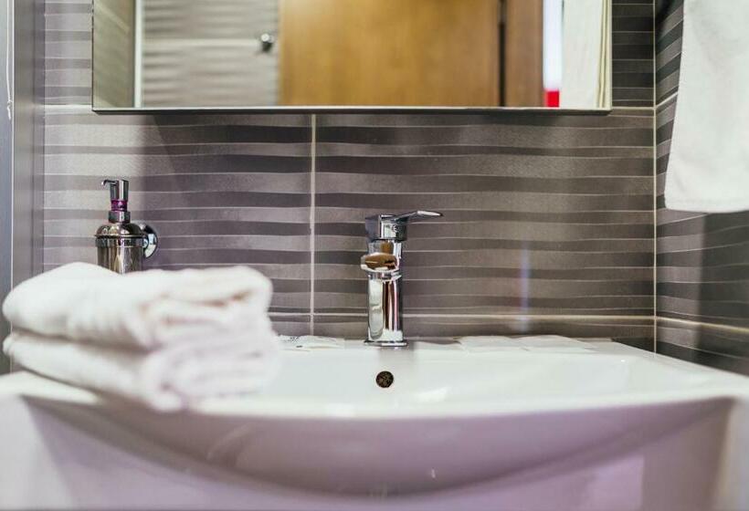 اتاق کلاسیک, Walter