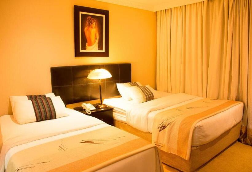 اتاق لوکس سه تخته, Zawadi House Lodge