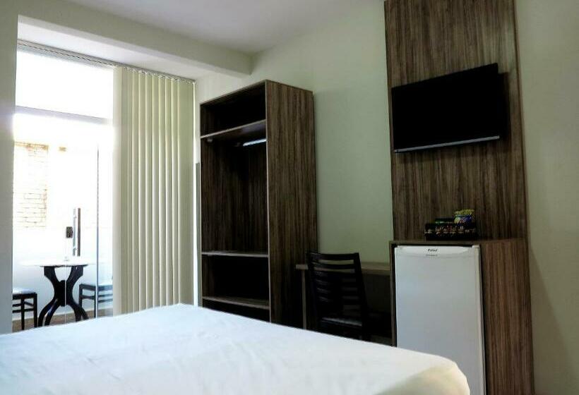 סוויטה דלוקס, Imperial Palace