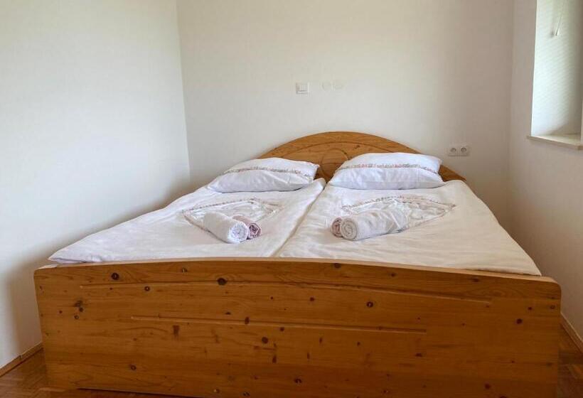 آپارتمان 1 خوابه, Apartment Vrtacnik