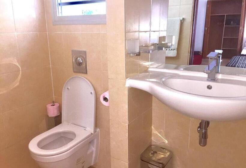 اتاق خانوادگی, Villa Perle Noire