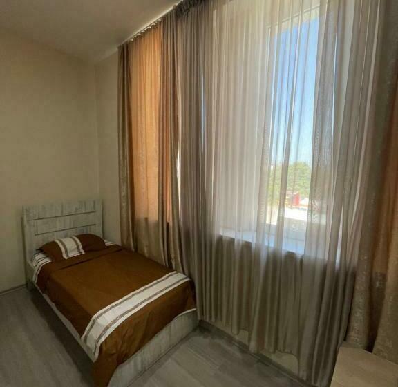 اتاق استاندارد با چشمانداز شهر, Fazis