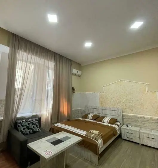 اتاق لوکس, Fazis