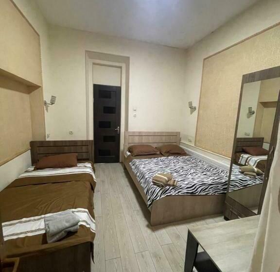 اتاق اکونومی, Fazis