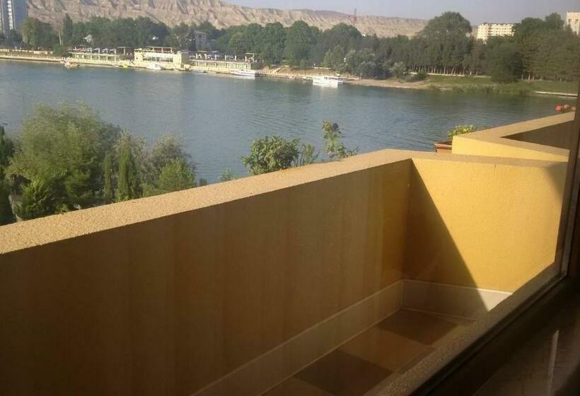 اتاق استاندارد با بالکن, River Side