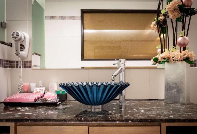 اتاق استاندارد با تخت دو نفره بزرگ, Only Love Motel