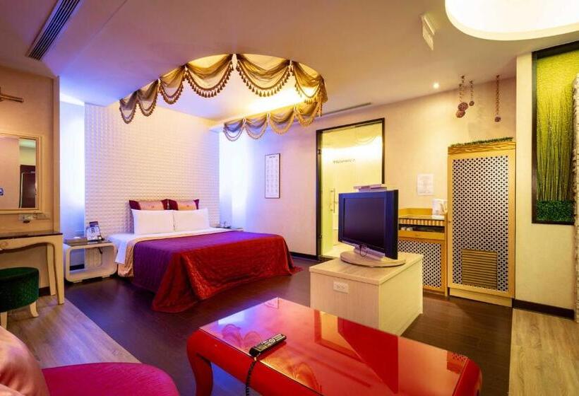 اتاق استاندارد با تخت دو نفره بزرگ, Only Love Motel