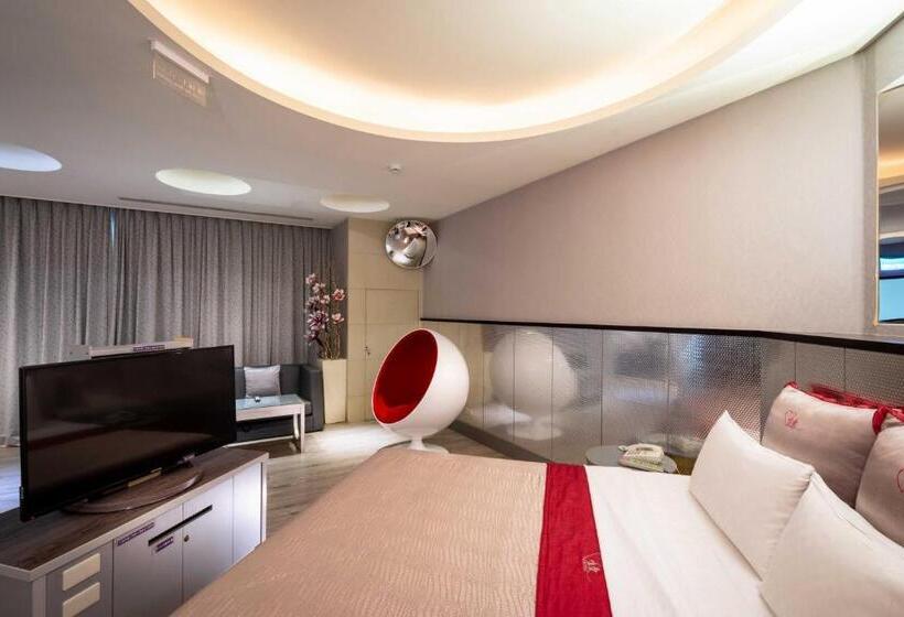 اتاق استاندارد با تخت دو نفره بزرگ, Only Love Motel