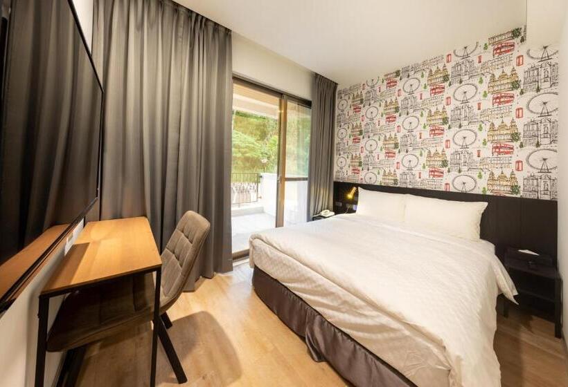 اتاق استاندارد, Only Love Motel