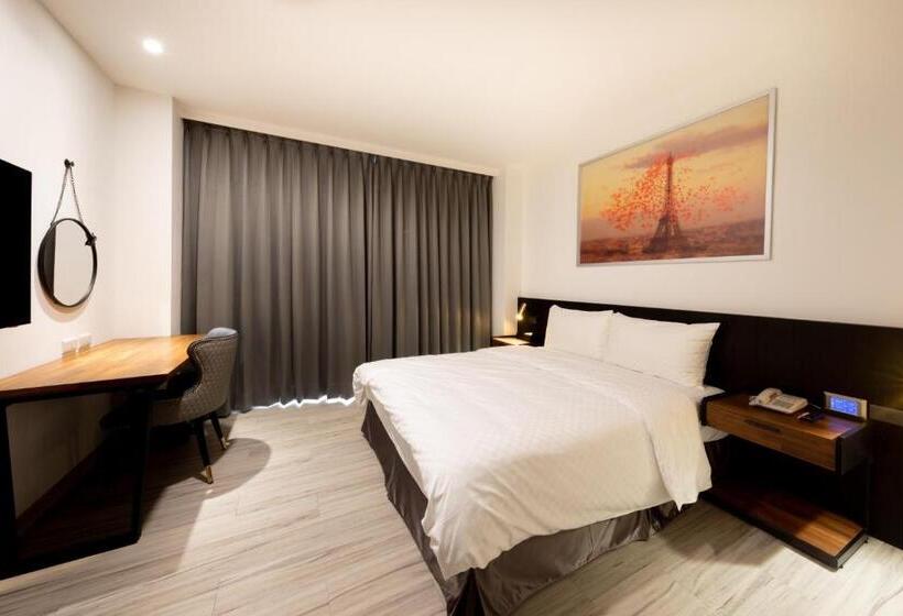 اتاق استاندارد, Only Love Motel