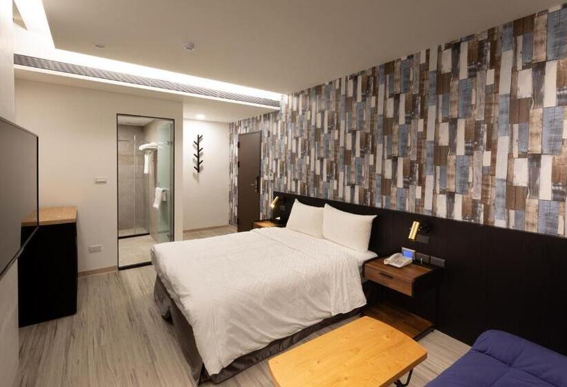اتاق استاندارد, Only Love Motel