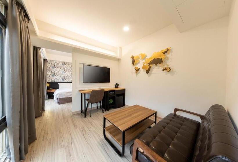 اتاق کلاسیک چهارنفره, Only Love Motel