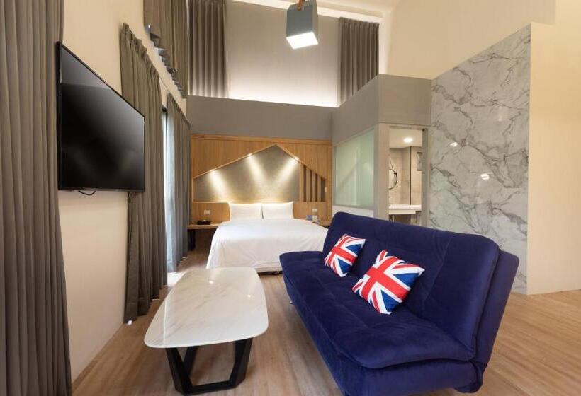 اتاق خانوادگی, Only Love Motel