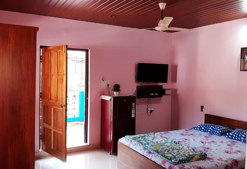 اتاق لوکس با بالکن, Noel Guest House