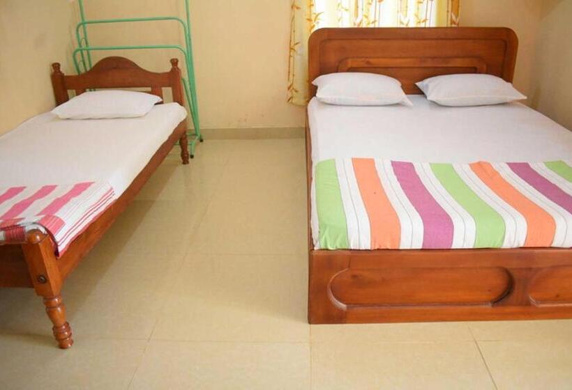 غرفة قياسية ثلاثية, Yaswi Guest House