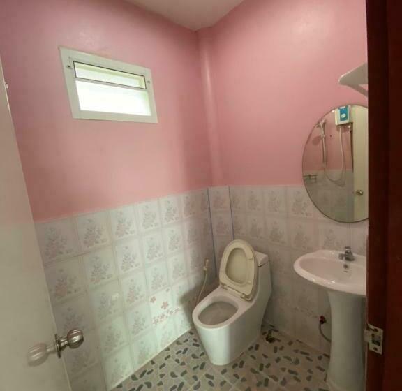 اتاق استاندارد, Phuttharaksa Resort