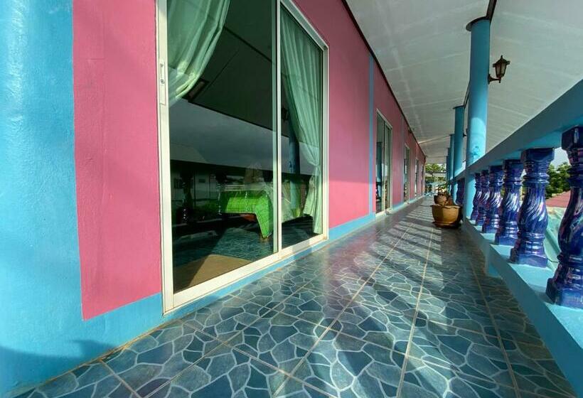 اتاق استاندارد, Phuttharaksa Resort