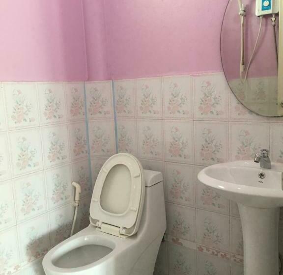 اتاق استاندارد, Phuttharaksa Resort